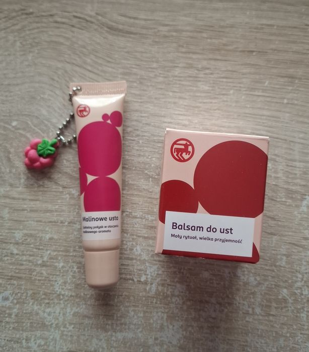 Balsam do ust malinowy Rossmann 15 ml + balsam 4g prezent
