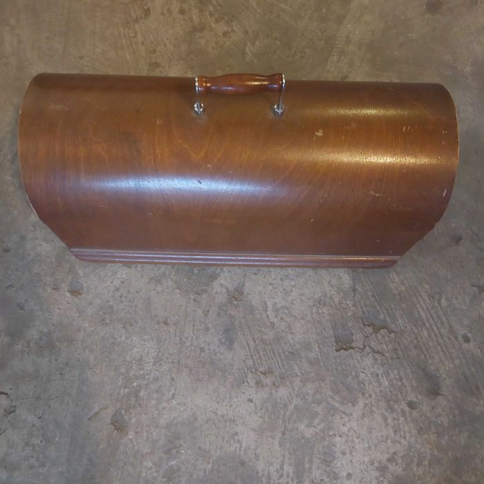 крышка швейной машинки