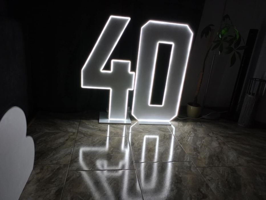 Cyfry LED.                 .