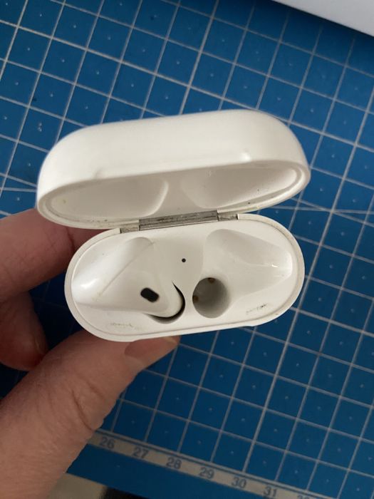 Навушник лівий Airpods з кейсом