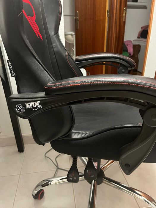 Cadeira gamer em excelente estado