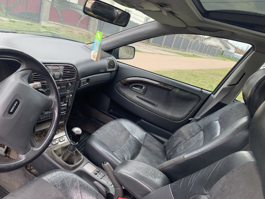 Продам volvo v40 2.0 бенз