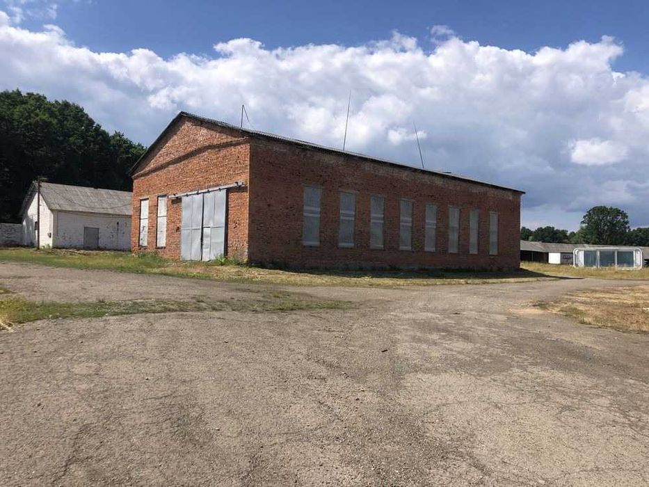 Продаж комплексу виробничо-складських приміщень з земельною ділянкою