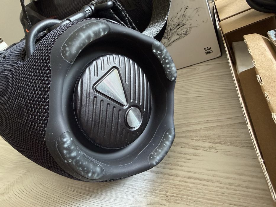 JBL xtreme 4 stan jak nowy, idealny ladowarka, pasek, karton