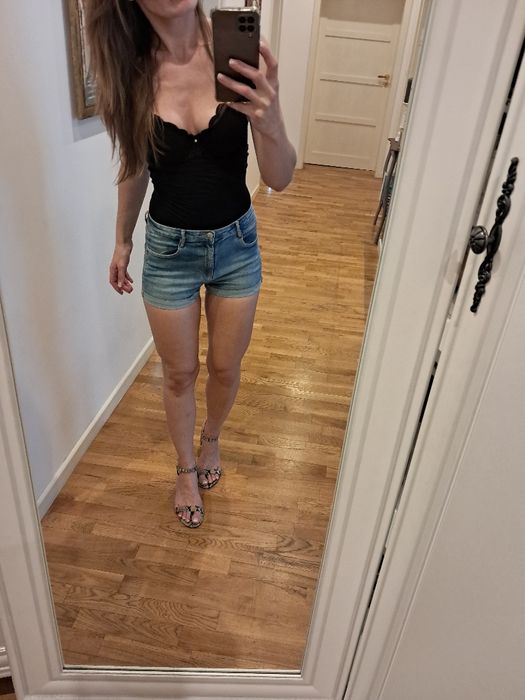 Zara krótkie spodenki jeansowe