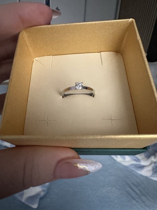 Кольцо с бриллиантом 0.35