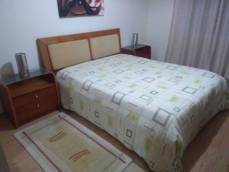 Cama de casal ou individual em Cerejeira Maciça da (Lá Sénia)