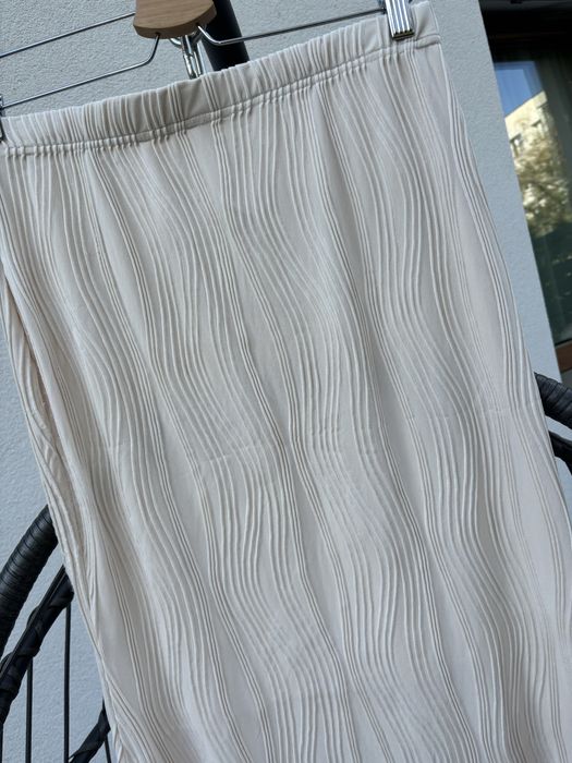 Spodnica midi plisowana