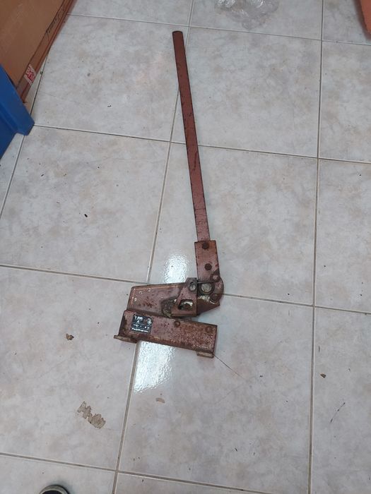 Guilhotina em muito bom estado