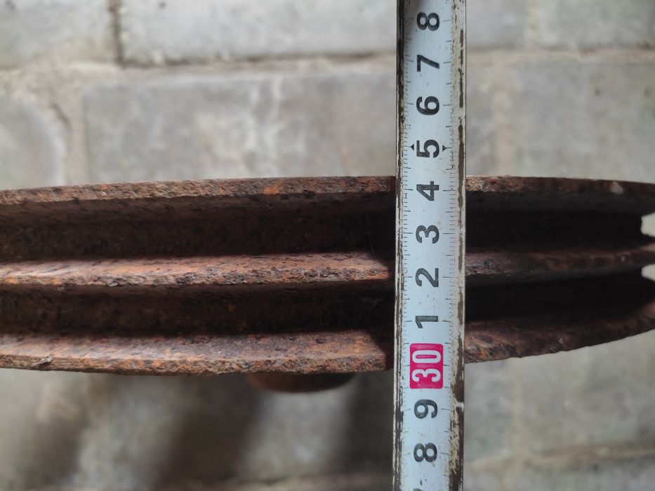 Шкивы чугунные 2-х ручейные.