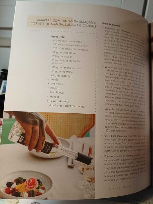 O livro O Mundo do Sal de Masterchef Henrique Fogaça