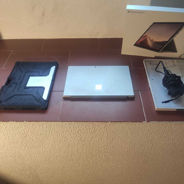 Microsoft Surface Pro 7 (intel i7) + Teclado + Surface Dock 2.