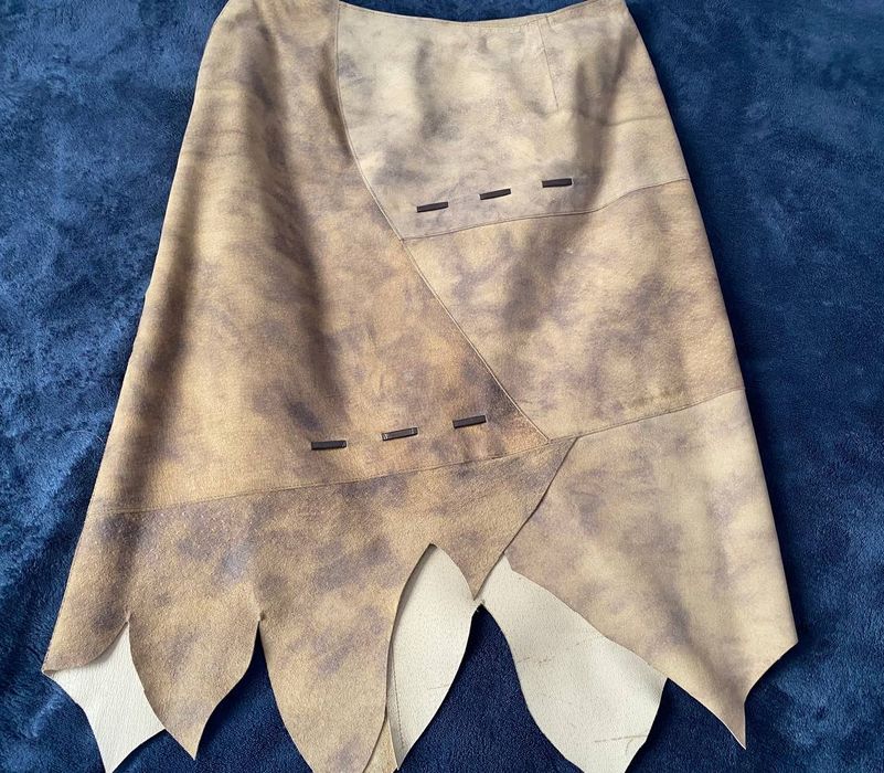 Стильная кожаная юбка.