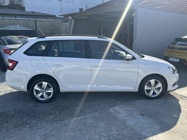 Skoda Fabia Break 1.0 Active foto 4