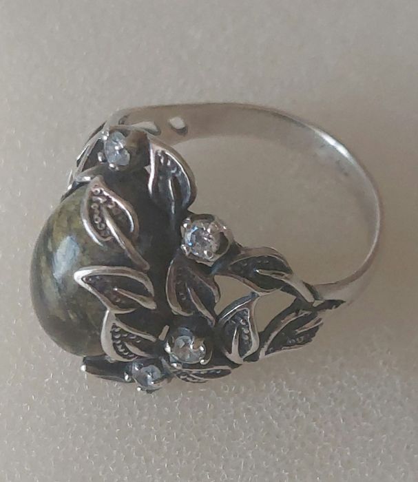 Серебряное кольцо. Проба 925.