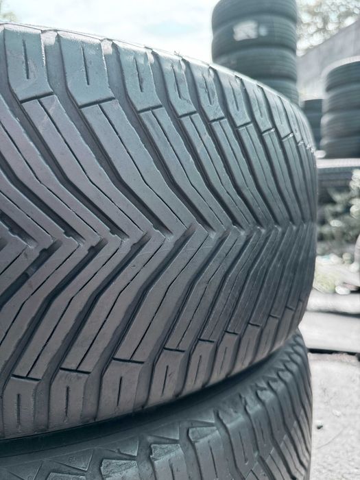 235 50 19 Michelin Crossclimate 2 80% Шини Літо 2024