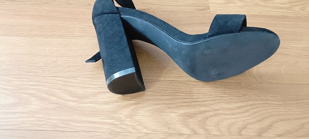 Buty sandały czarne 35 zamsz