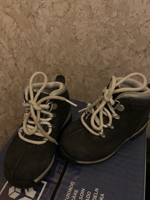 Продам взуття б/в дітям