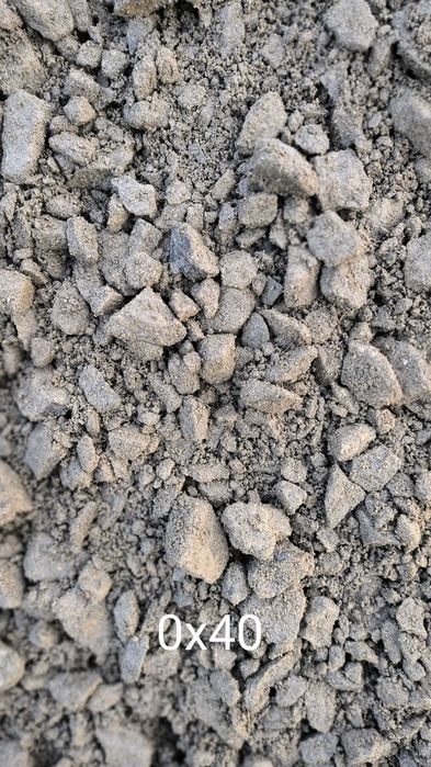 Щебінь, пісок, вапняк, цемент