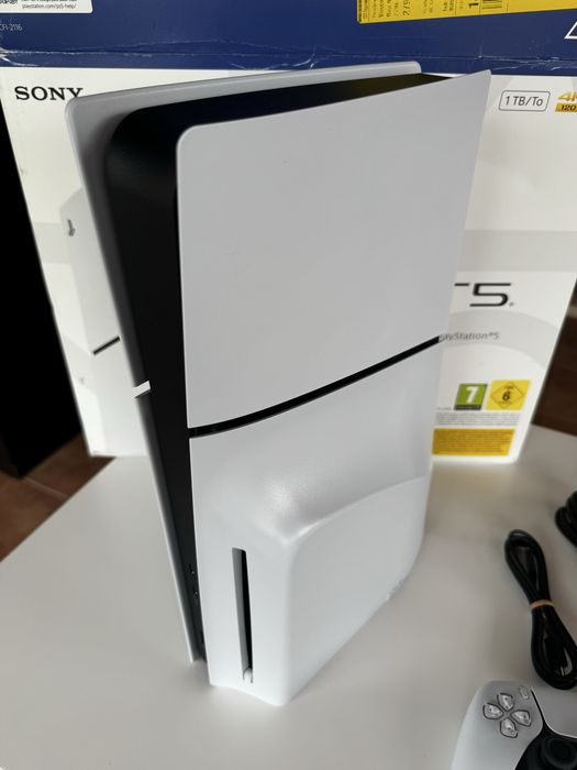 PlayStation 5 (PS5) 1TB com Leitor — NOVA / NUNCA USADA