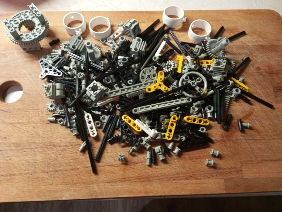 Lego 8868 Air Technic Claw Rig z 1992 roku z instrukcją.
