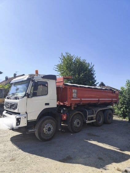 Volvo FMX 8x4 com Bascula
