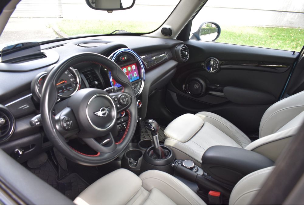 MINI Cooper S F55 2018
