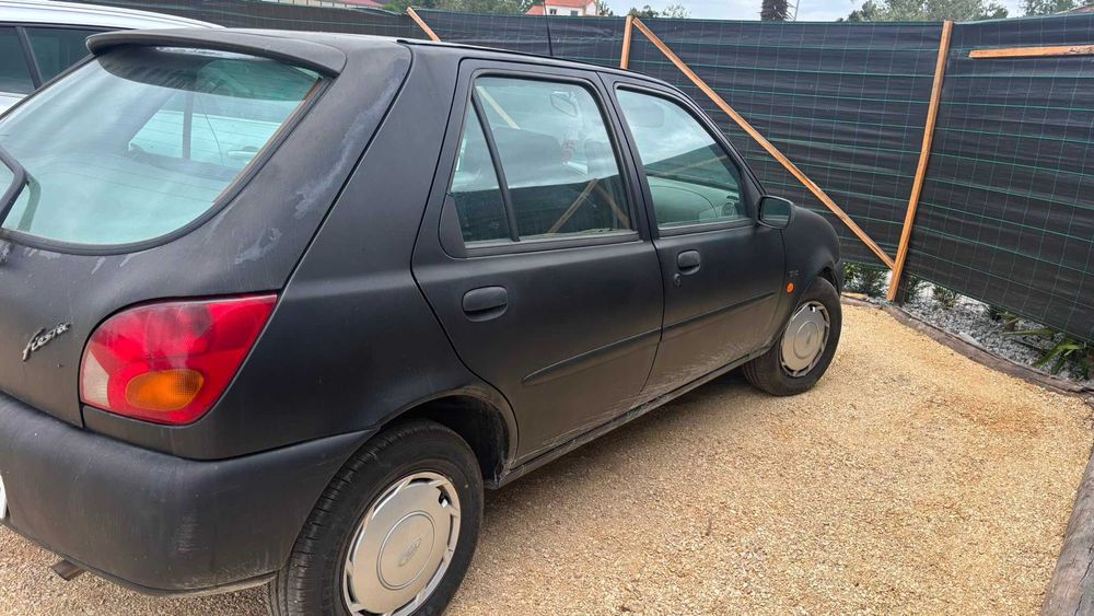 Ford Fiesta ano 97 -  800 euros