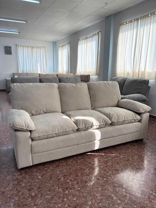 Oportunidade: Conjunto de Sofás 3+2 Novos a Preço de Fábrica