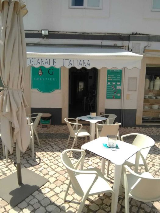 Trespasse Gelataria  Cafeteria com fabrico proprio de gelato Italiana