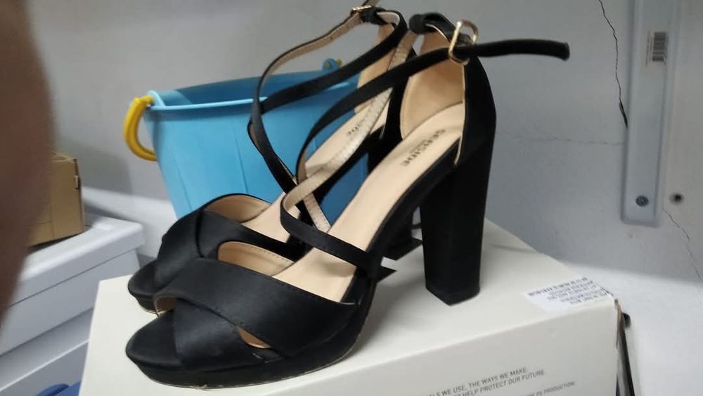 Sapatos e sandalias