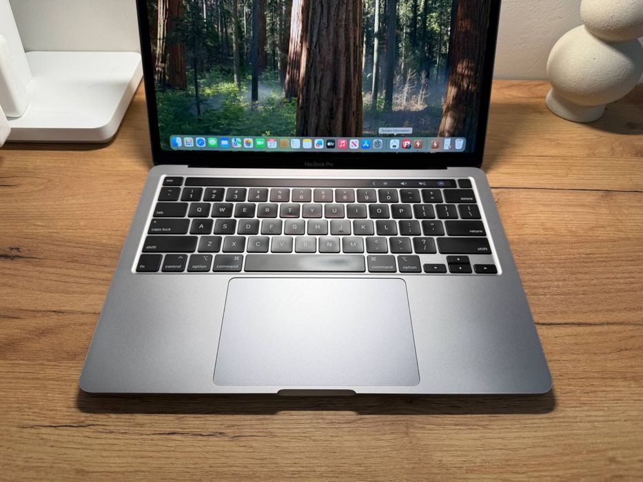 MacBook Pro 13’ 2020 Intel i7 32GB RAM 512GB SSD Gray