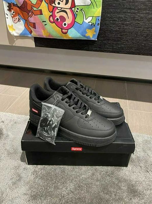 Nike Air Force 1 Low Supreme Czarny R.38