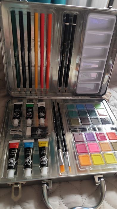 Zestaw do malowania w walizce
