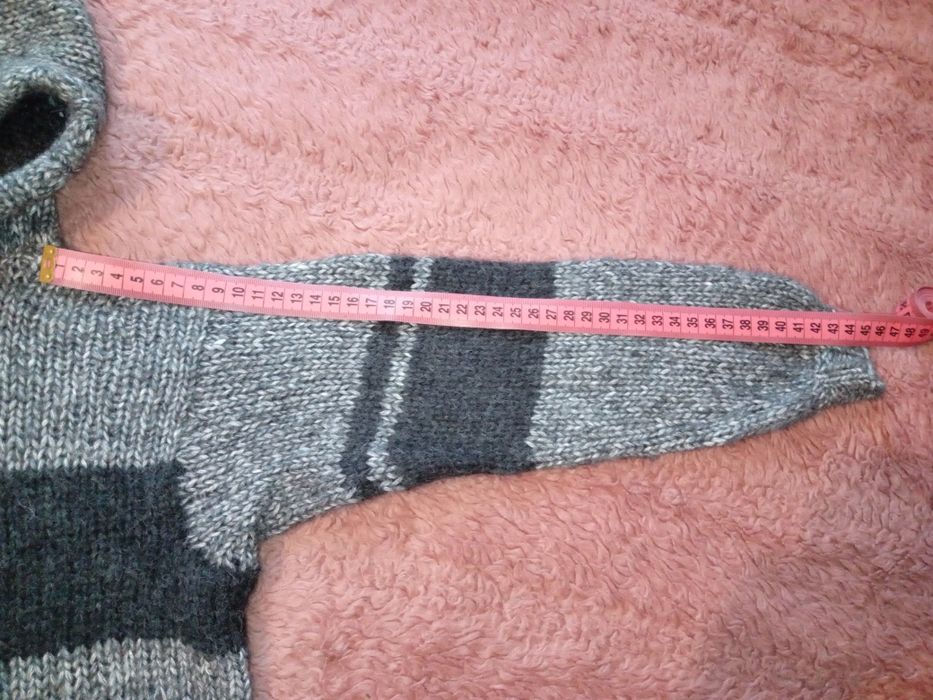 Теплі кофти ручної роботи