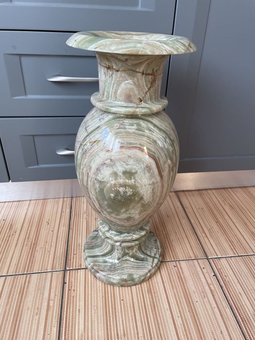 Ваза напольная оникс из оникса