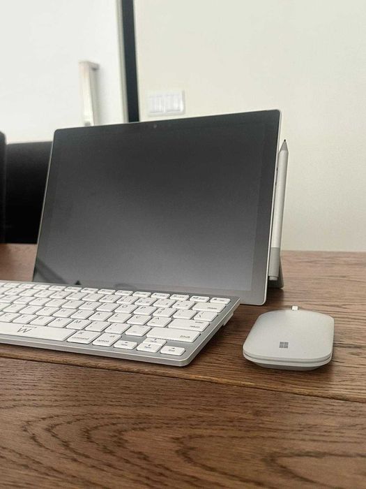 Microsoft Surface Pro 7 i5 8GB 128GB + Teclado + Caneta + Rato