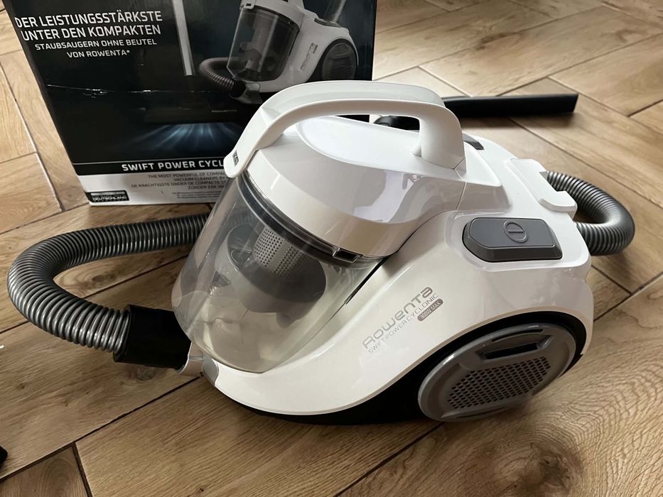 Odkurzacz Rowenta 900w bezworkowy