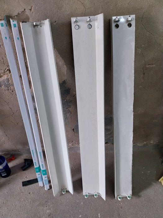 Armaduras e 2 lampadas