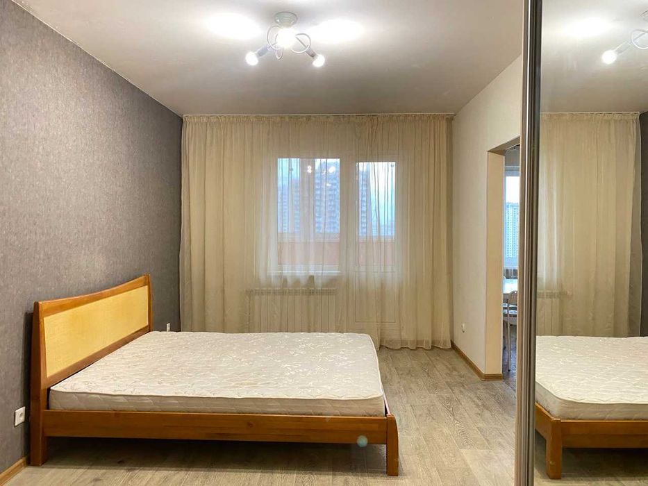 2 кім. Позняки,Осокорки ,ТРЦ Рівер Молл, Генератор.