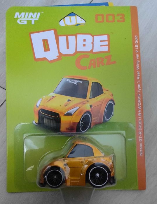 Mini GT Qube Carz 003 Nissan GT-R (R35) LB-Works Type 1, Rear Wing ver 2, LB Gold