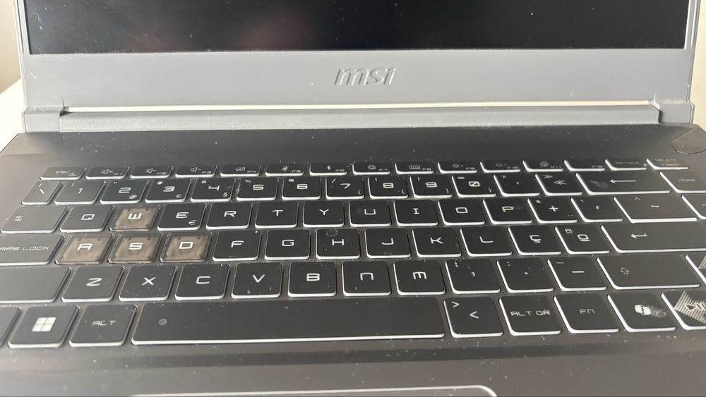 Portatil gaminga MSI