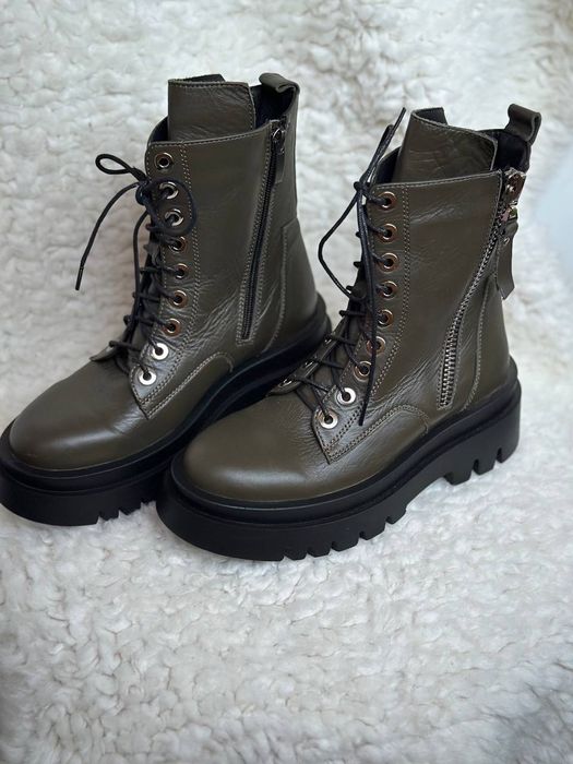 Жіночі зимові черевики з натуральної шкіри