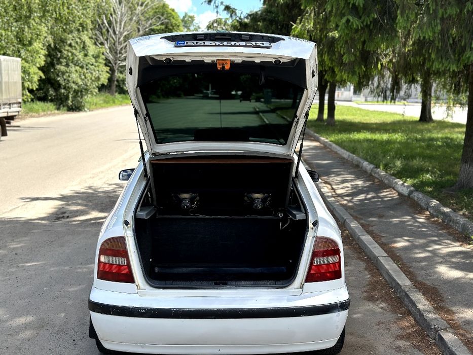 Skoda Octavia Tour 1.6 г/б