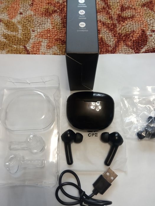 Наушники беспроводные вакуумные.