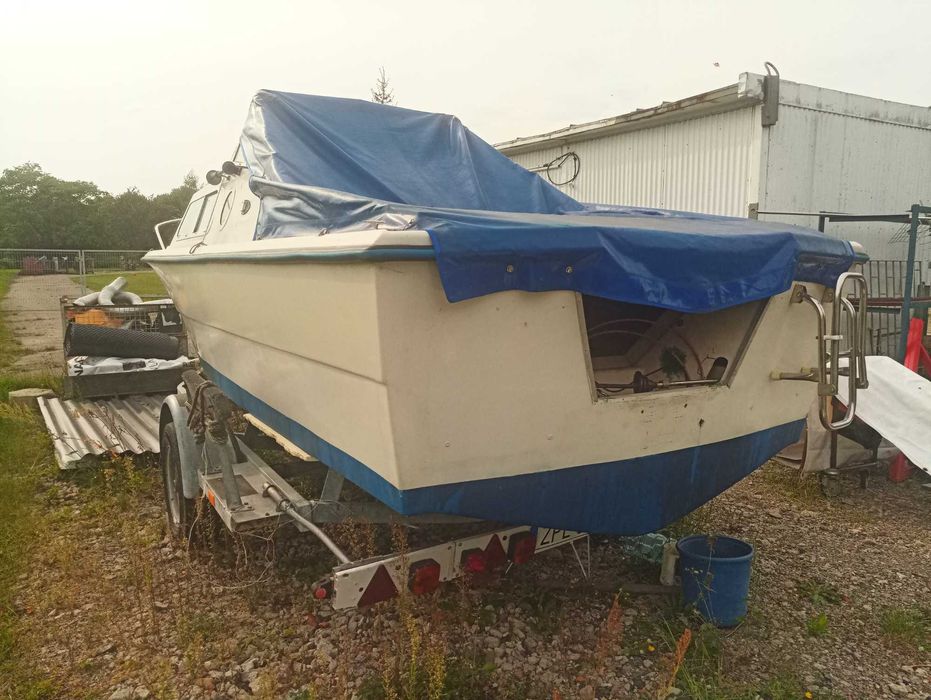 Łódź motorowa INTER 630 + przyczepa