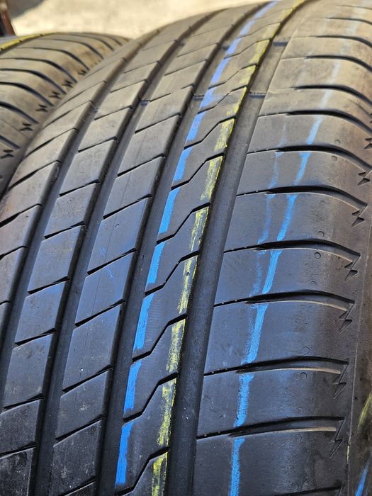 Шины БУ 235 65 R 17 Firestone roadhawk пара лето