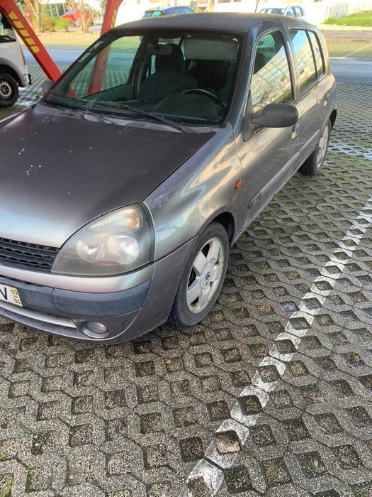 Renault clio impecavel