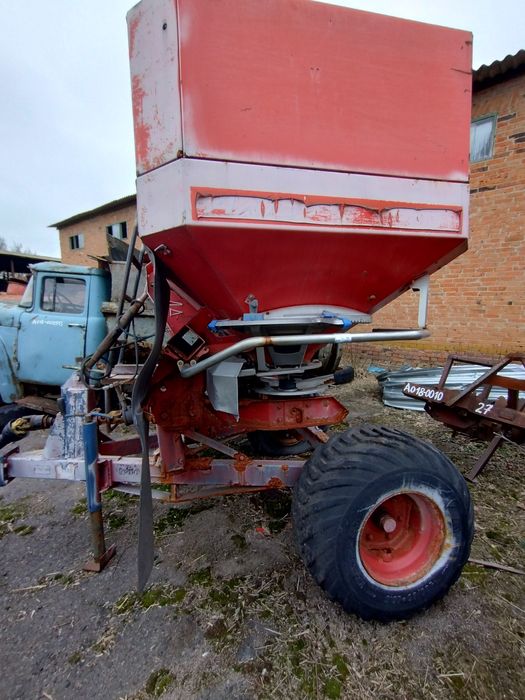 Розкидач Rauch Axis M 30.2