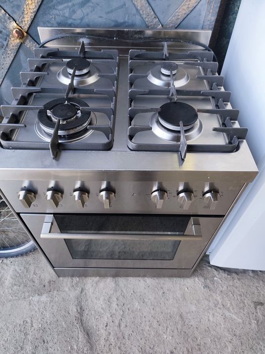 Професійна газова плита Solitaire на 4 камфорки